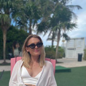 Meet your Posher, Elena